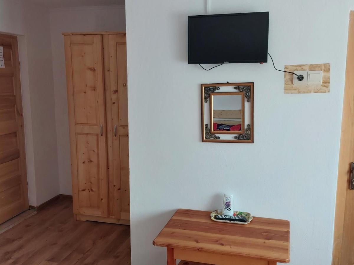 Pensiunea Schilacy Grosii Tiblesului Exteriör bild